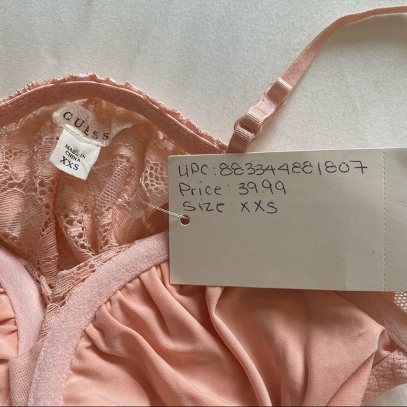 🚨 NWT 🚨 Guess Lace Top - Picture 2 of 7